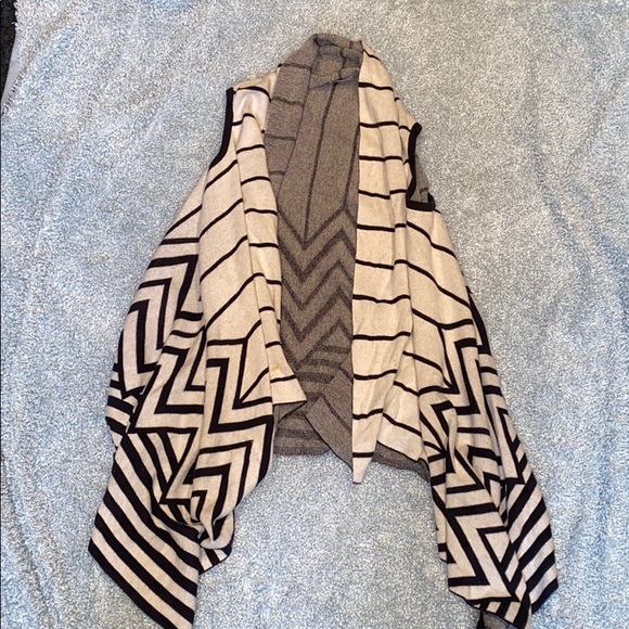 Merona Sweaters - Geometric pattern cardigan vest